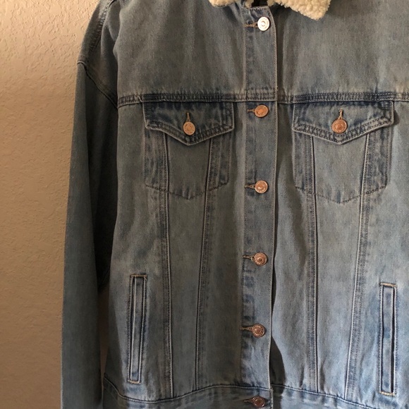 Forever 21 Denim jacket w/ Sherpa-lined collar - Picture 3 of 8